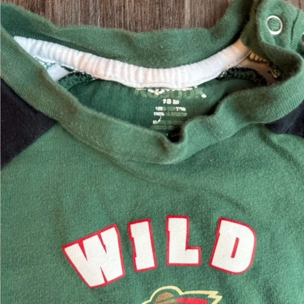 Minnesota wild‎ onesie 18 month